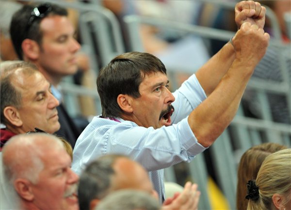 Áder János szurkol Áder János szurkol