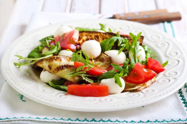 Saláta grillezett cukkinivel - Egészségséf