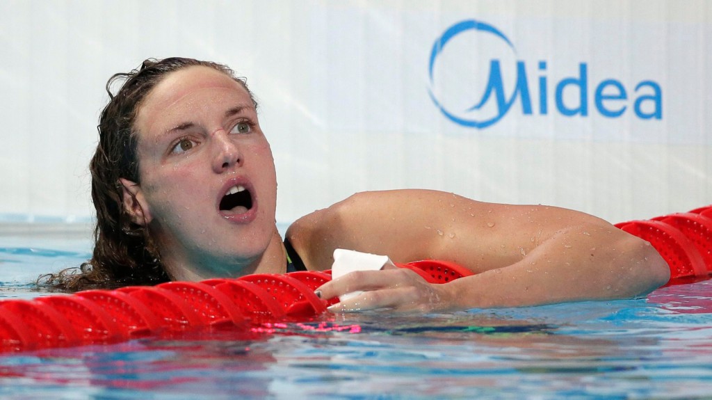 Kazany, 2015. augusztus 9. Hosszú Katinka, miután aranyérmet nyert a kazanyi úszó-, vízilabda-, műugró- és műúszó-világbajnokság női 400 méteres vegyesúszásában 2015. augusztus 9-én. (MTI/AP/Michael Sohn)