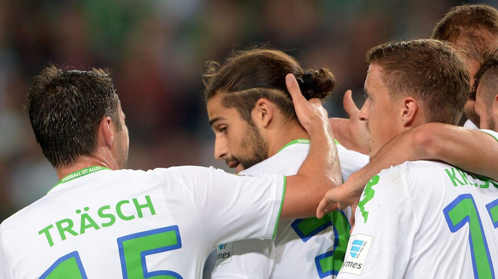 Ricardo Rodriguez (középen) és a Wolfsburg játékosai - Fotó: EPA/Peter Steffen