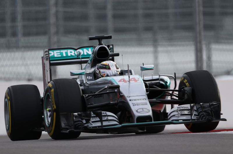 Rosberg kiesése után Hamiltoné a győzelem