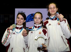 Három magyar érmes a kadet Eb-n, középen Liza, a bajnok