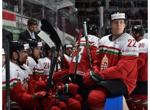 Galló Vilmos (szemben) remekel Szentpéterváron Forrás: IIHF