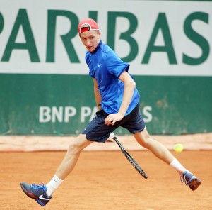 Valkusz Mátéegyesben és párosban is a tizenhatig jutott a junior Roland Garroson Forrás: huntennis.hu 