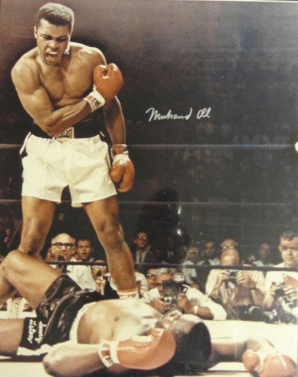 Muhammad Alira emlékezünk