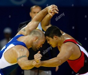 A palaui Florian Temengil (jobbról, pirosban) - vereséggel végződött - harcban Aubéli Ottóval a pekingi olimpián Fotó: Internet