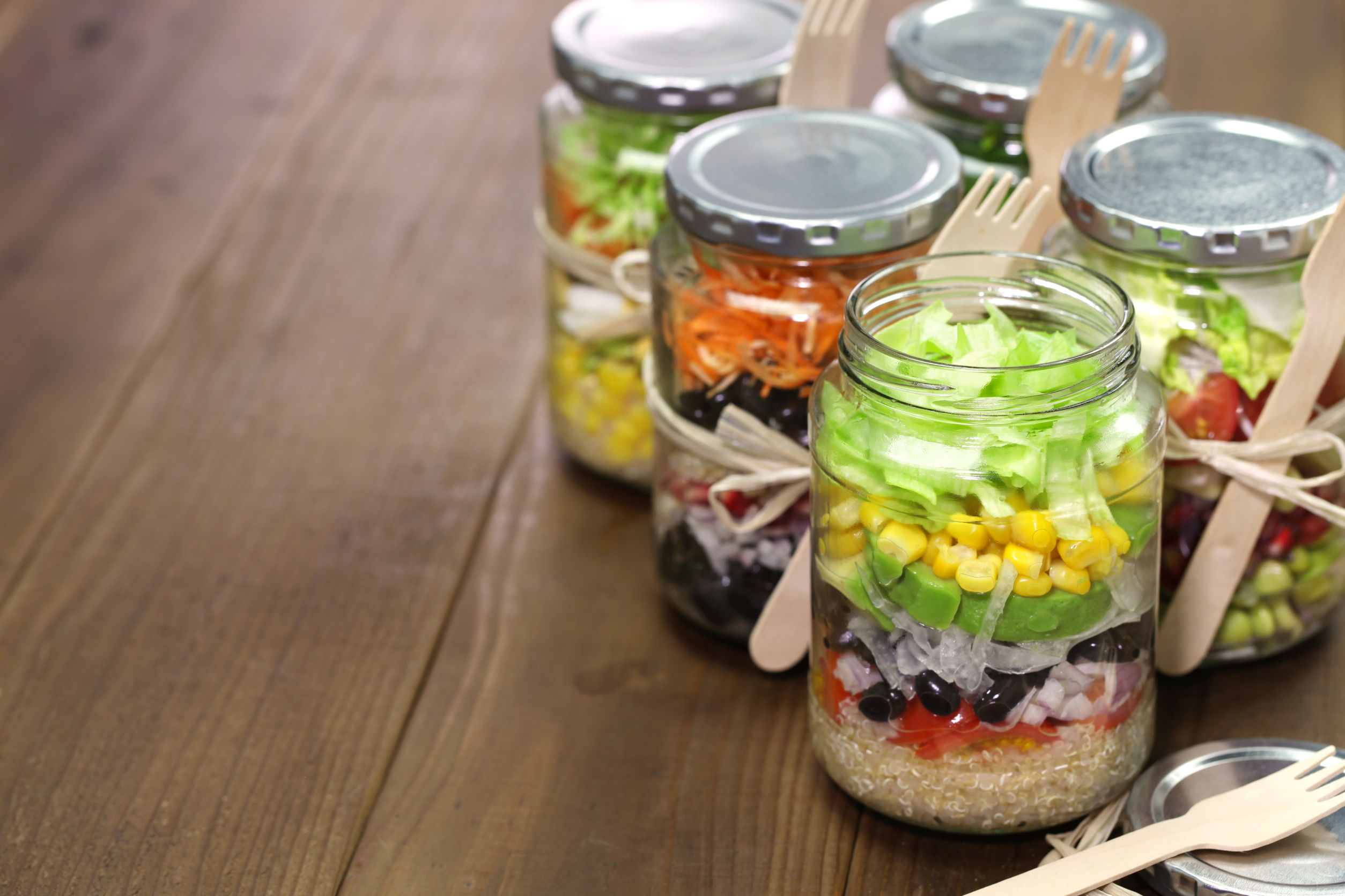 Saláta üvegben: a tökéletes irodai ebéd - Egészségséf