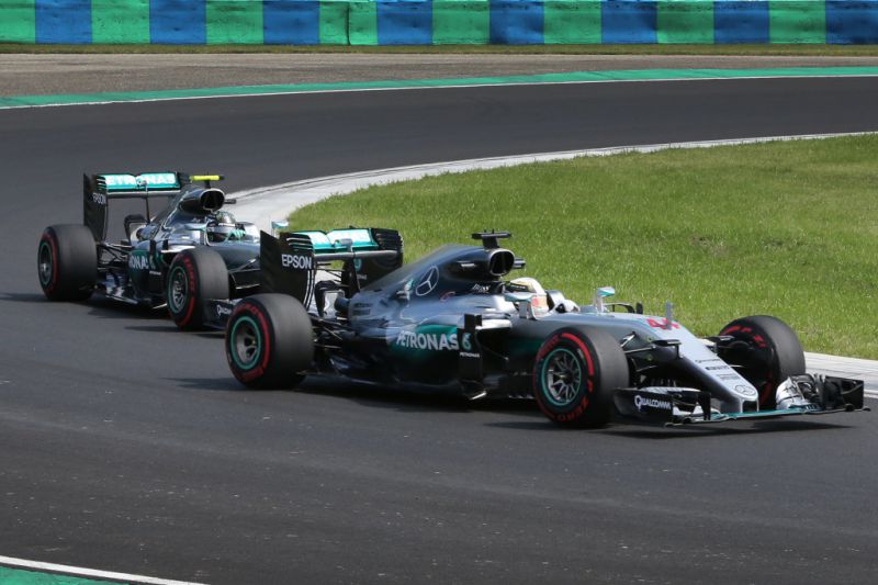 Hamilton_Rosberg_Hungaroring_Mercedes