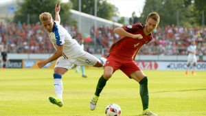 Kéz a kézben ment tovább az olasz és portugál csapat Forrás: uefa.com