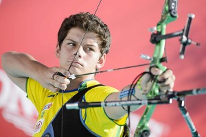 A brazilok 18 éves íjászreménysége Forrás: olimpicos.blogfolha.uol.com.br