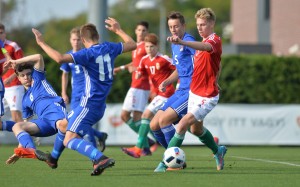 Az U17-es Európa-bajnoki selejtezőn (labdával), Liechtenstein válogatottja ellen Forrás: mlsz.hu